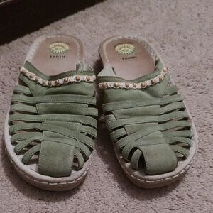 Earth Women's Olive Green Mules